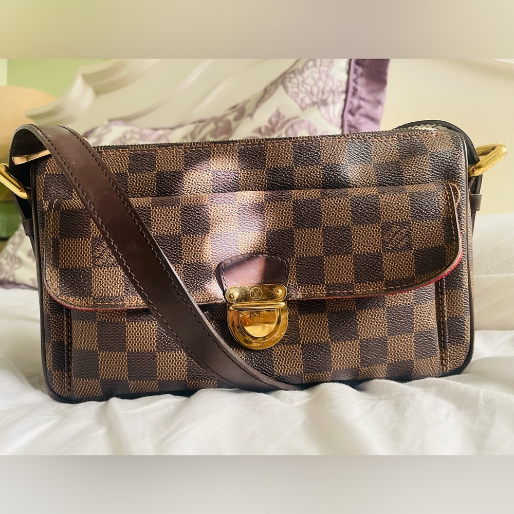 LOUIS VUITTON
Damier Ebene Canvas Ravello GM Bag - Picture 3 of 7